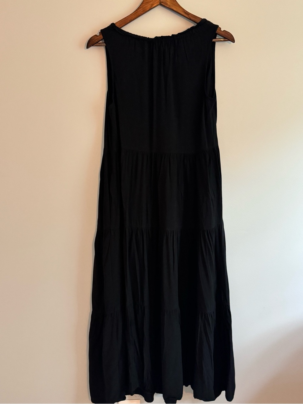 Max Studio Black Tiered V-Neck Maxi Dress - Picture 2 of 2